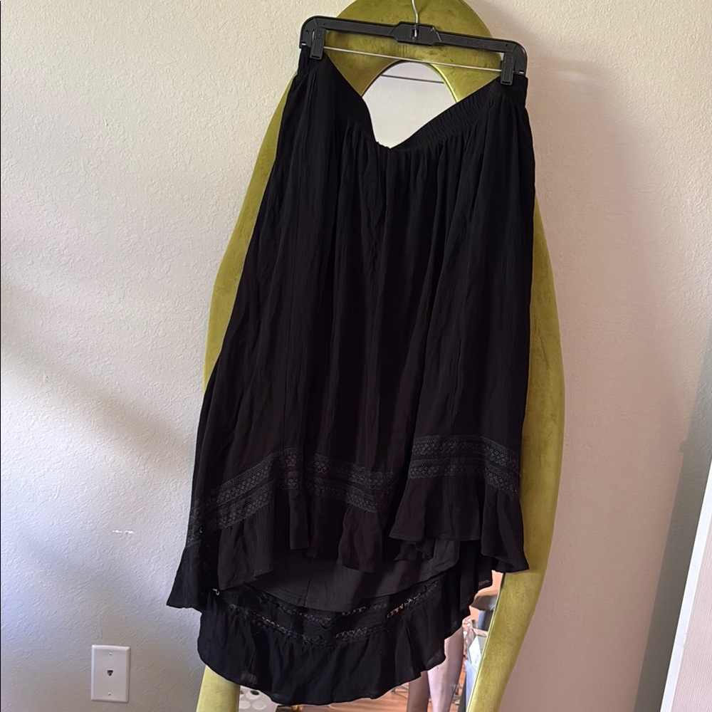 Black high low skirt with woven detail